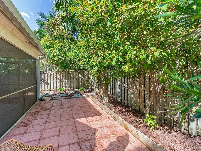 5539 Eton Ct — Photo 31