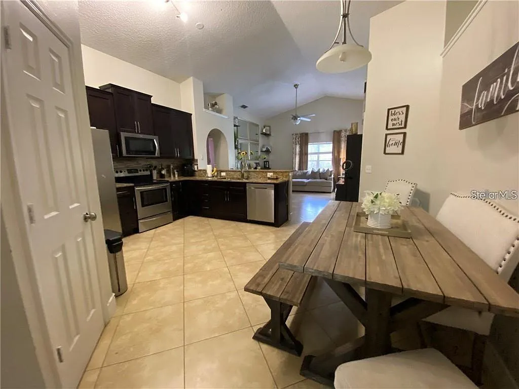 3 bed, 2.0 bath, 1642 sqft, $2,750 — Photo 4