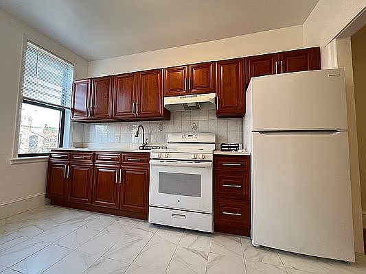 2nd image of 3420 42nd St APT 3R