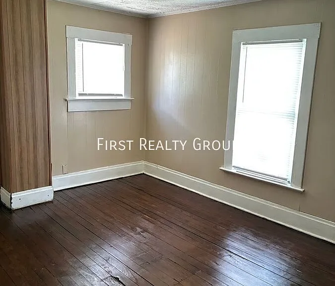 451 Hunter Ave — Photo 8