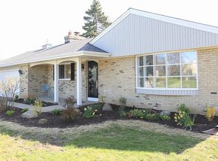 7150 N Range Line Rd, Glendale, WI 53209