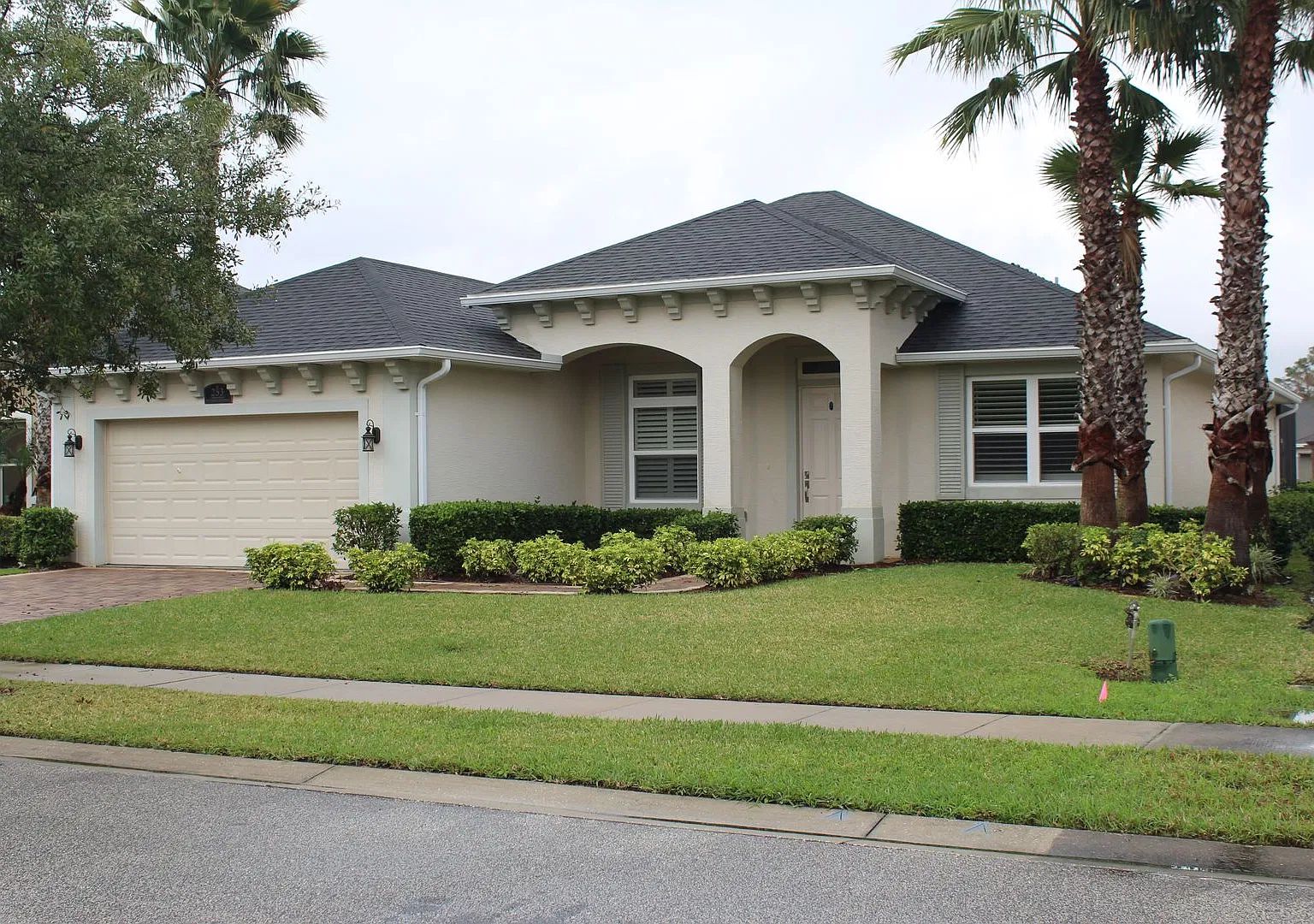 Fully furnished, large, newer home. 3 bed 2 bath — Photo 1