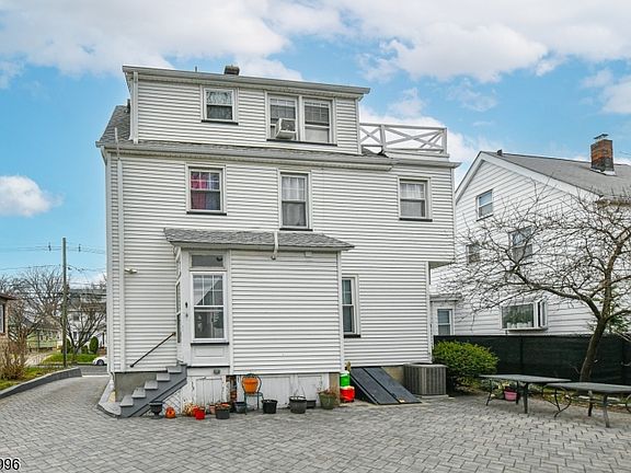 5th image of 144 Stuyvesant Ave