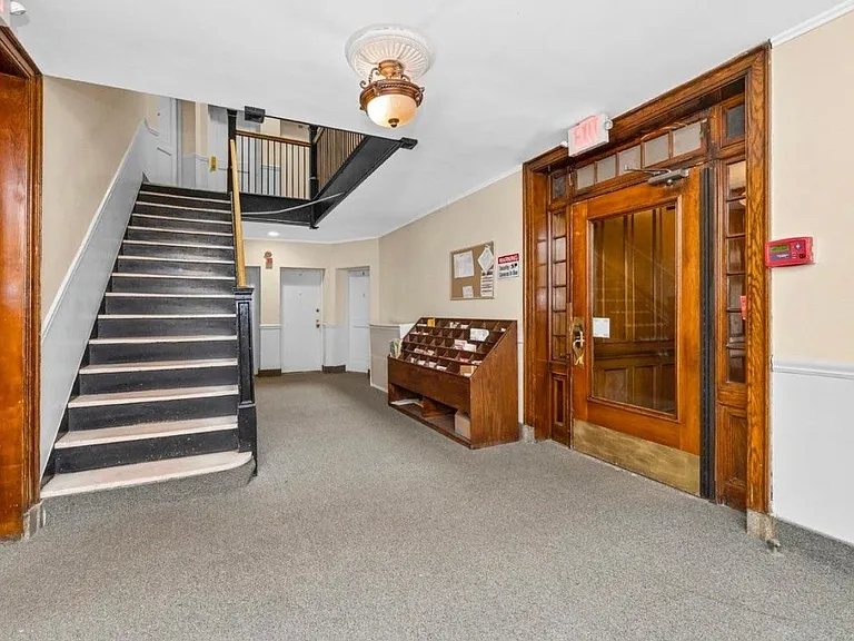 21 Chauncy St #3B — Photo 11