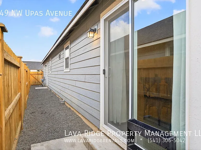 949 NW Upas Ave — Photo 14
