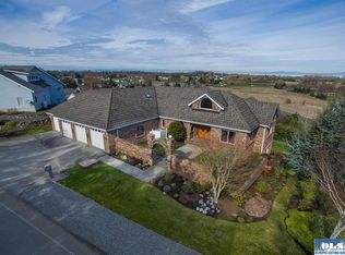 811 Brigadoon Blvd, Sequim, WA 98382