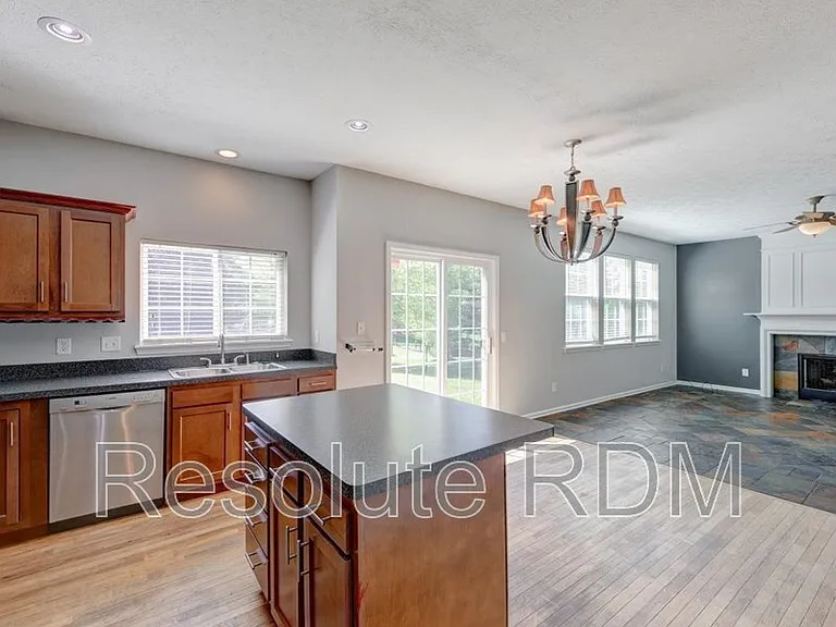 8262 Plumwood Ln — Photo 12