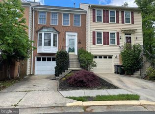 12716 Dogwood Hills Ln, Fairfax, VA 22033