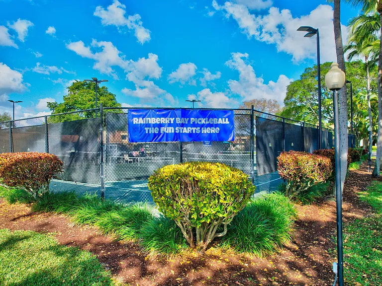717 NW 29th Ave #B — Photo 32