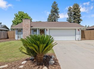1116 E Paradise Ave, Visalia, CA