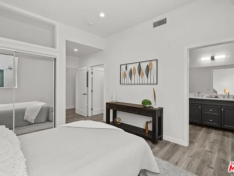 5114 Cahuenga Blvd #3 — Photo 13