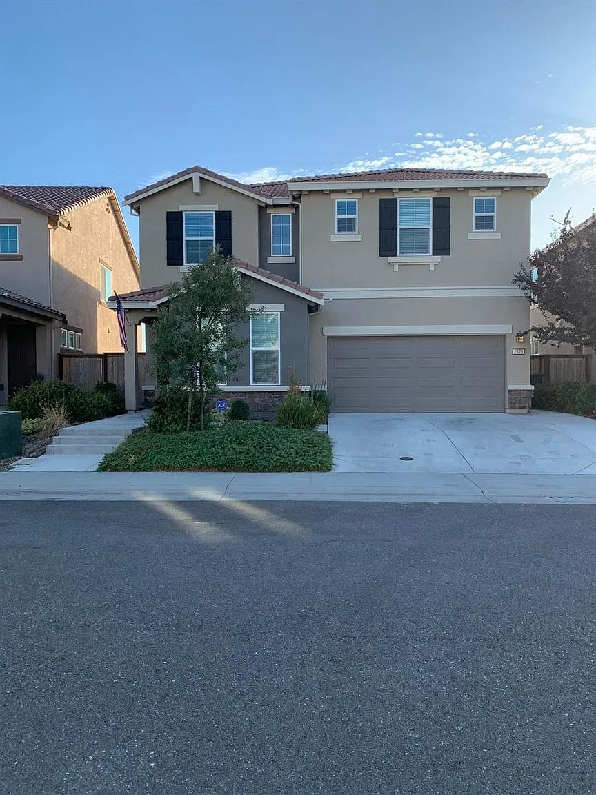 2373 Castle Pines Way photo 1