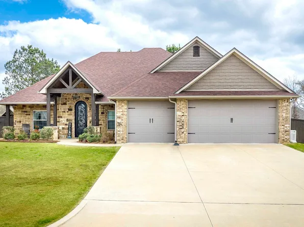 213 Saddle Brook Cir, Hallsville, TX 75650