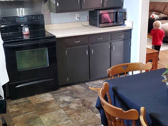 4th image of 842 Crescent Dr
