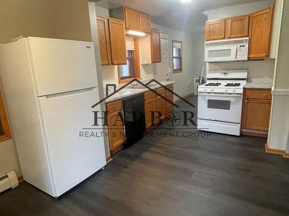 806 15th Street NE, 806 15th St NE APT 1, Austin, MN 55912