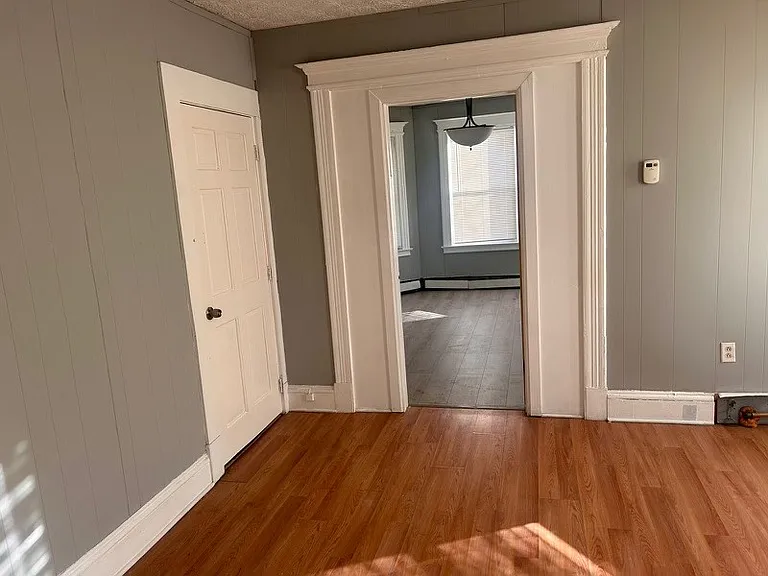 314-316 Capen St #2 — Photo 5