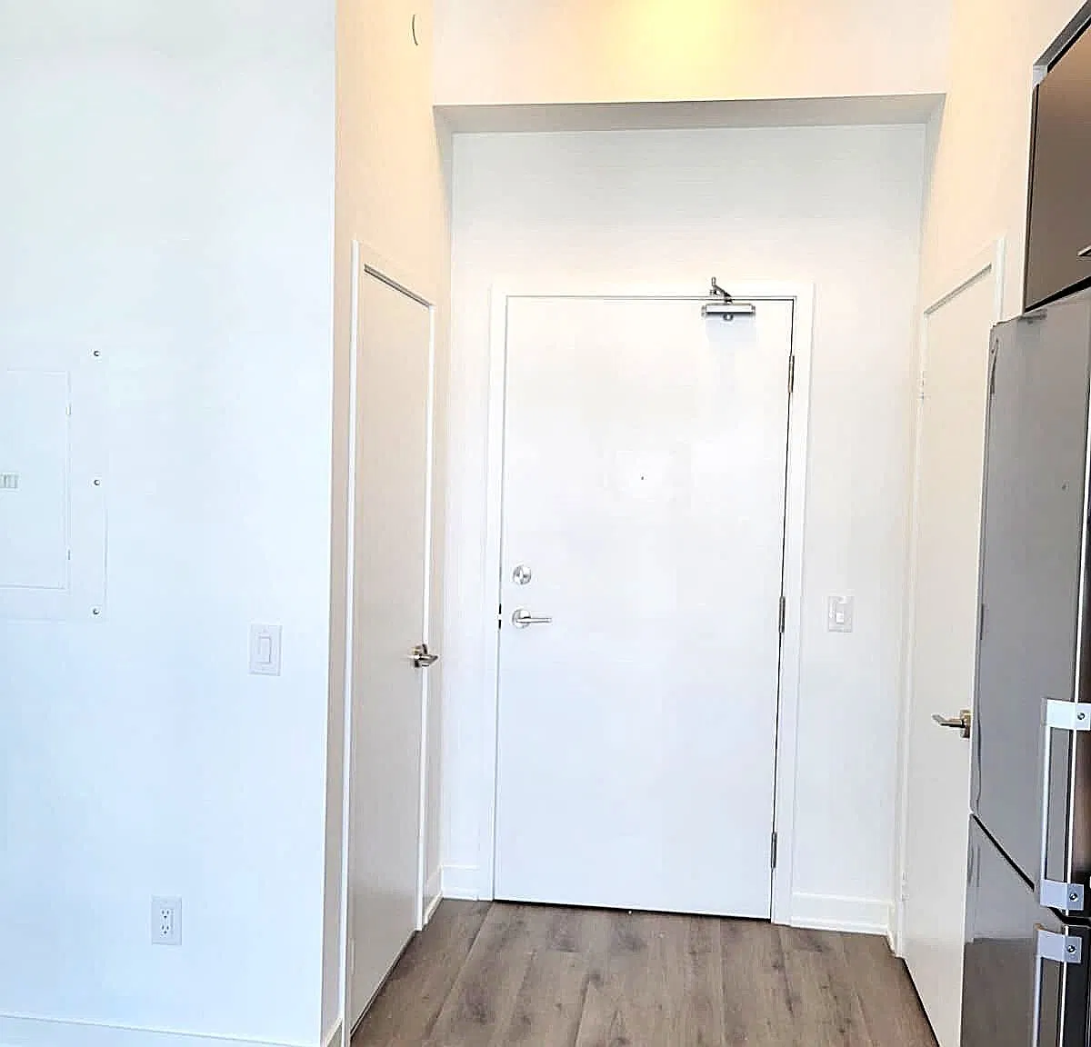1 bed, $1,947 — Photo 2