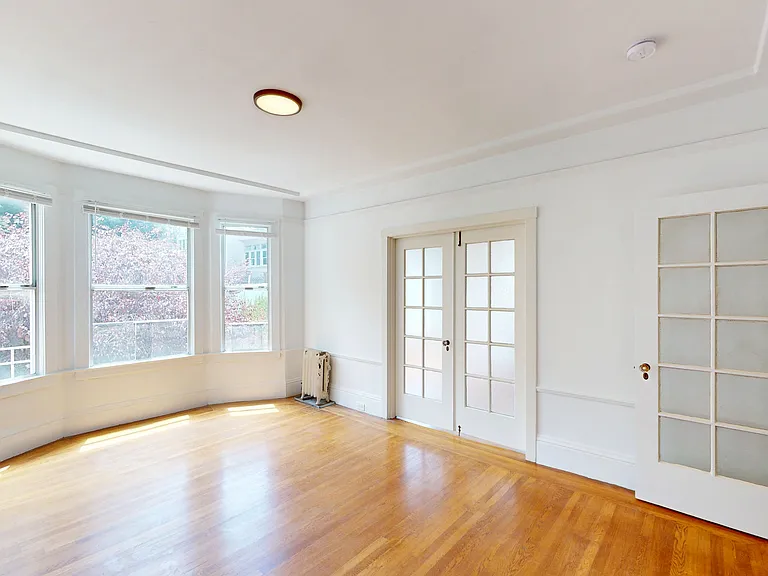 225 Irving St #10 — Photo 2
