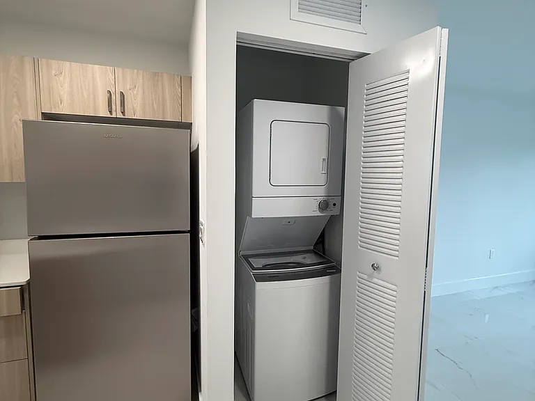 565 W 77th St #B — Photo 3