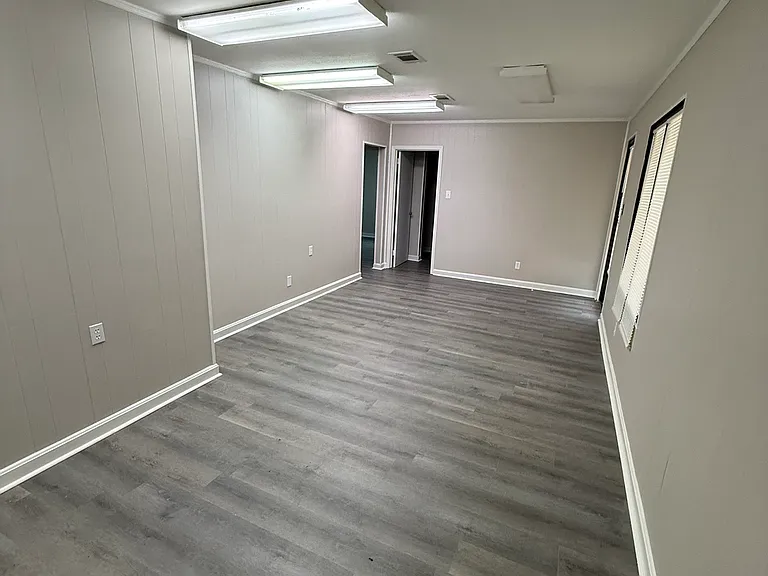 1513 Rex St — Photo 2