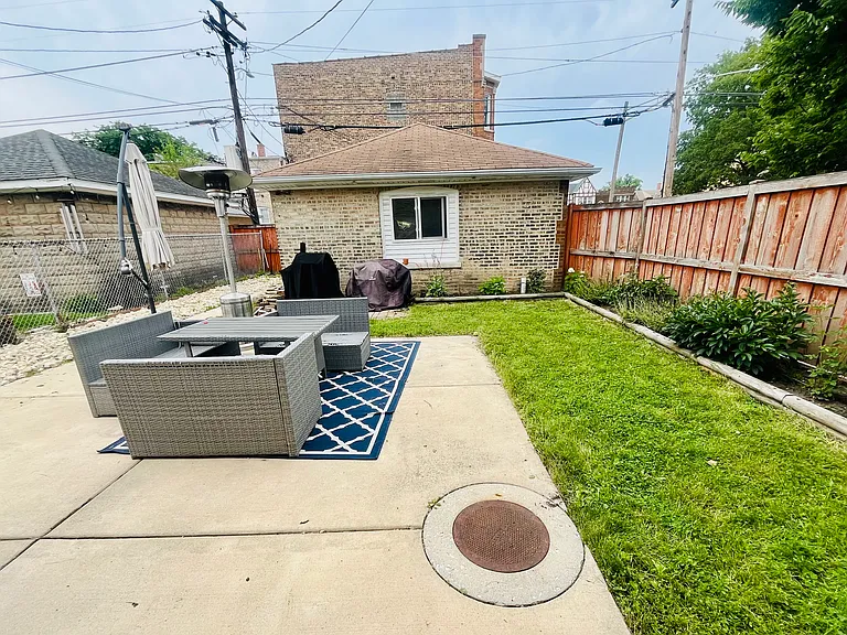 1902 East Ave — Photo 15