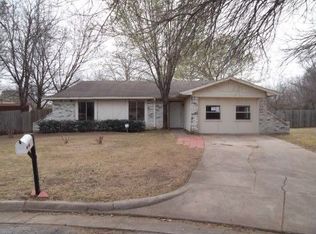5724 Corral Ct, Haltom City, TX 76148