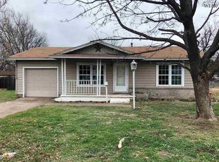 405 Peach St, Burkburnett, TX 76354