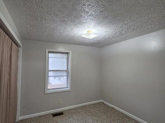 2nd image of 1020 E North St