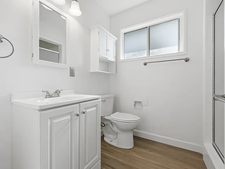 205-215 W Roderick Ave #6 — Photo 11