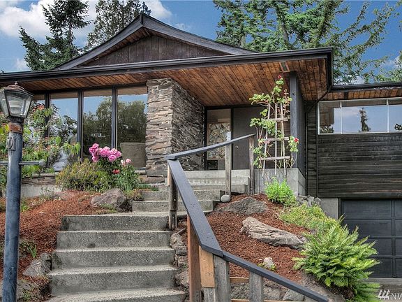 4th image of 7547 32nd Ave NE