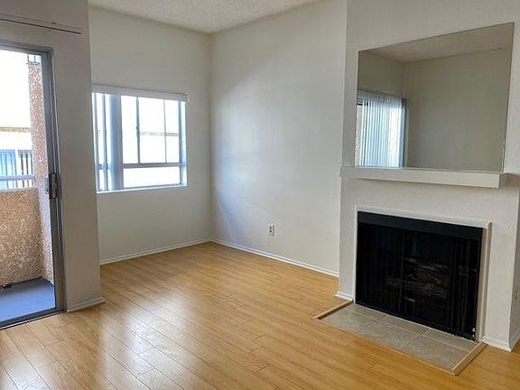 5th image of 3742 Jasmine Ave #109