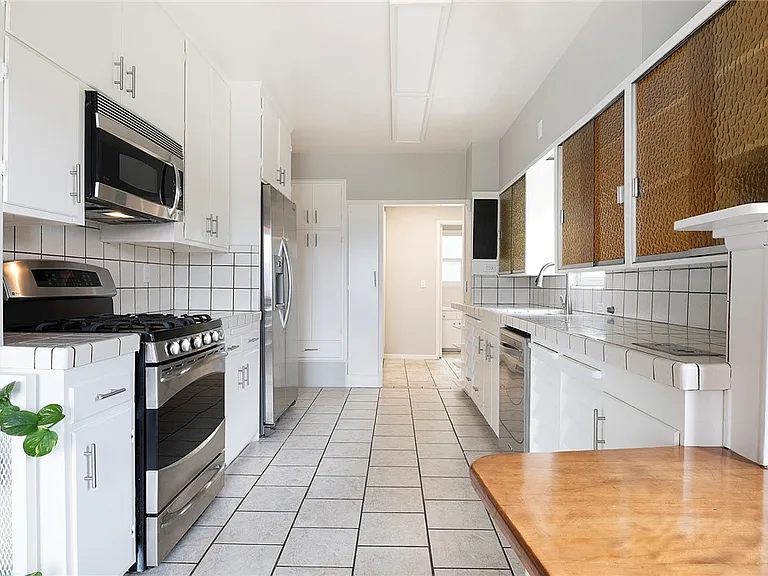 934 Highline Rd — Photo 18