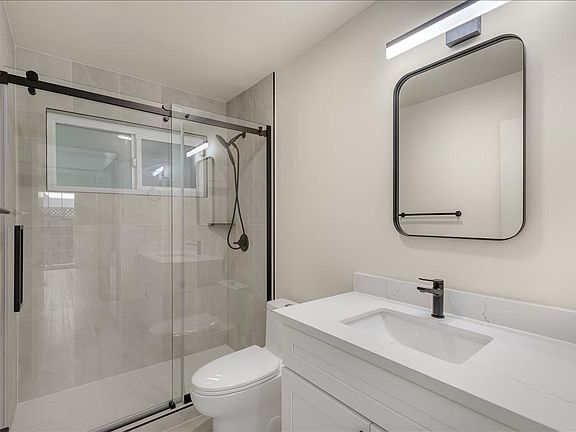 4th image of 215 W Olive Ave #2B-1Ba-800Sqft