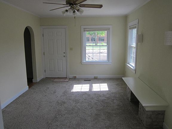Living room / dining room combination