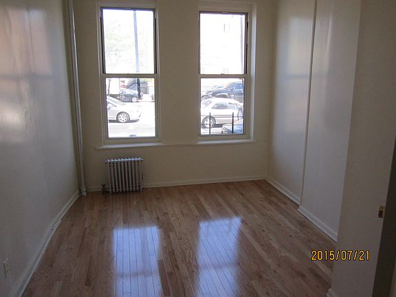 4th image of 2304 Atlantic Ave APT 1L