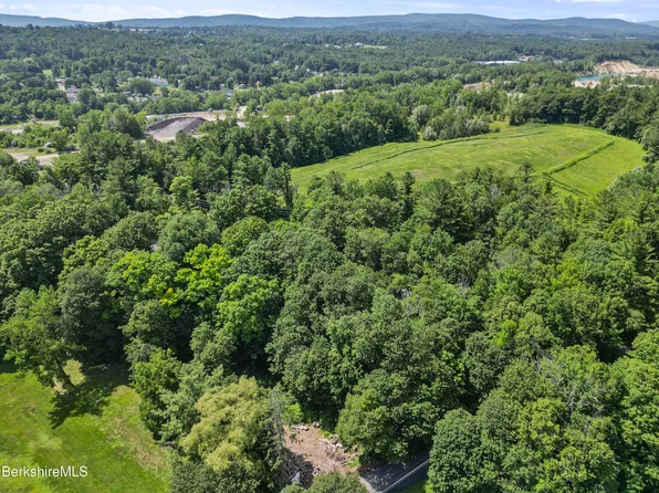 75 Woodland Rd, Lee, MA 01238