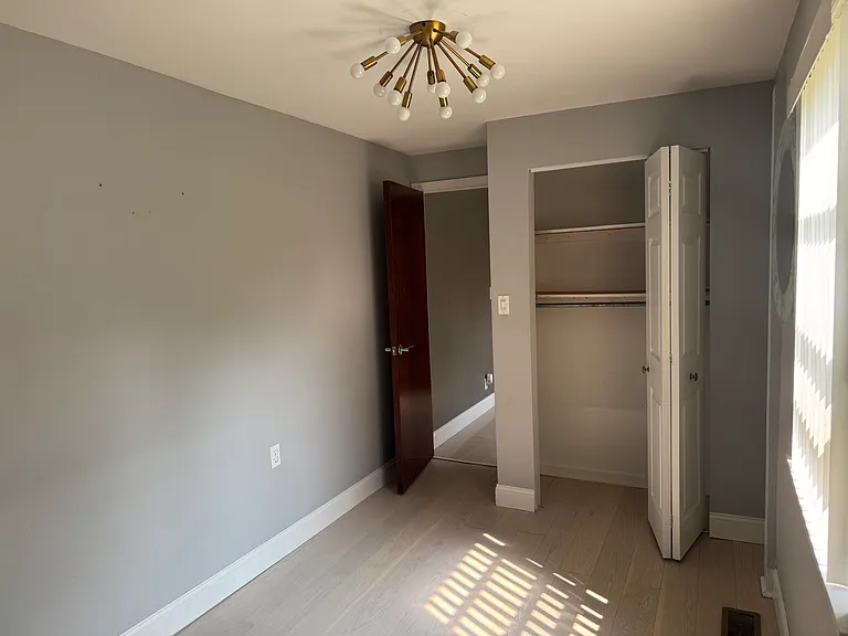 Walnut Ln — Photo 17