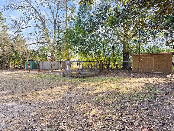 4th image of 2243 Riverbank Dr