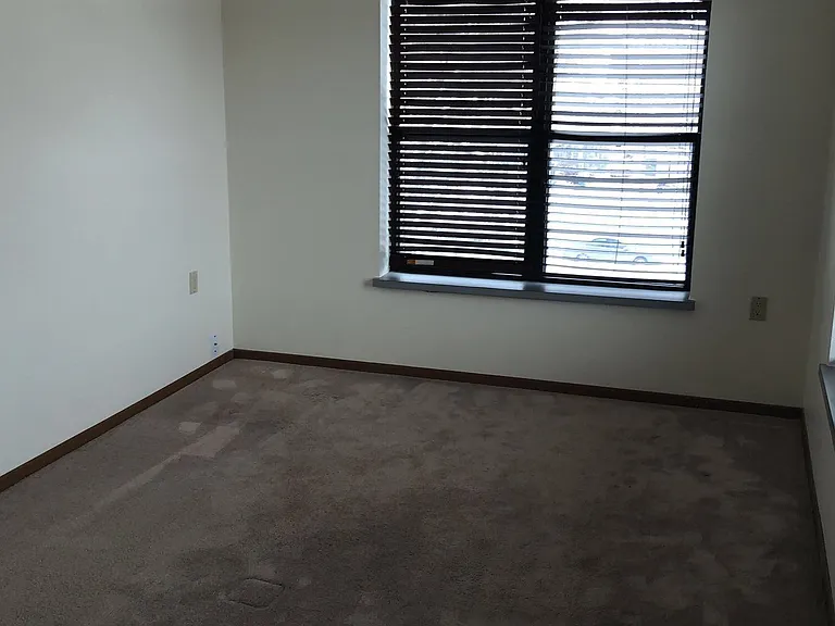 641 W Main St — Photo 8