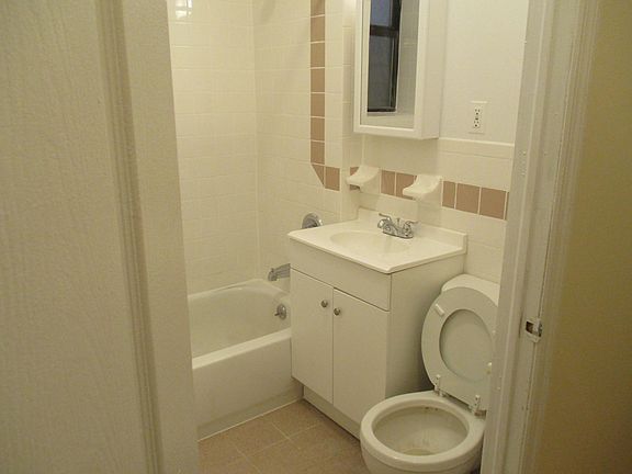 2nd image of 1249 Webster Ave APT 1B