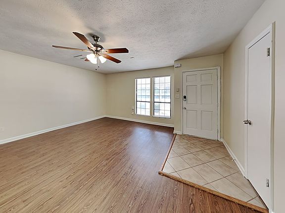 3rd image of 3006 Arden Way