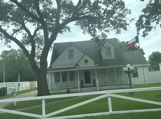 2920 Rosedale Dr, Port Arthur, TX 77642
