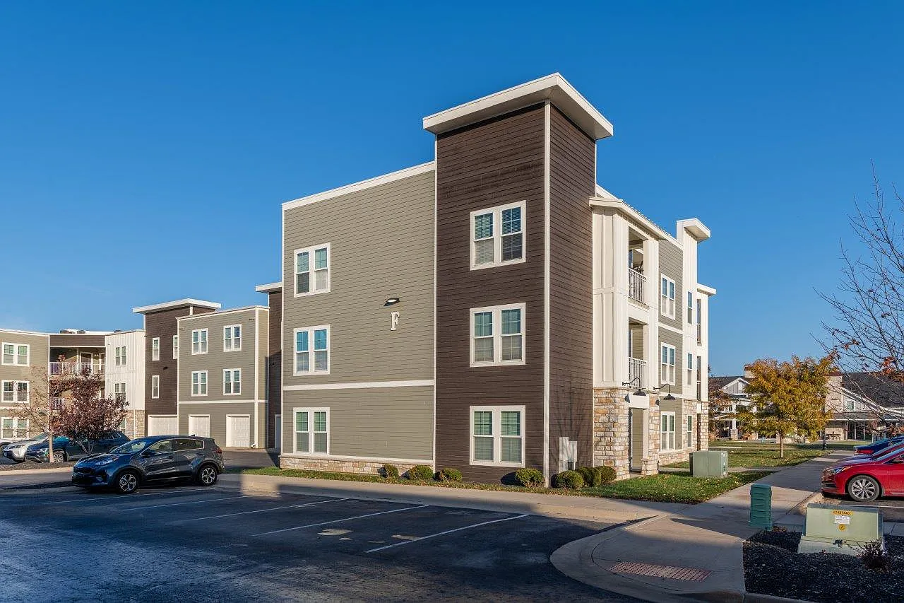 Bauer Farms Apartments & Townhomes — Photo 2