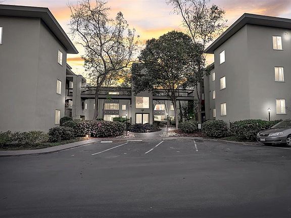 2nd image of 155 El Camino Real APT 20