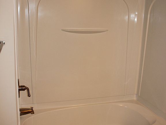 4th image of 173 Howard Ln