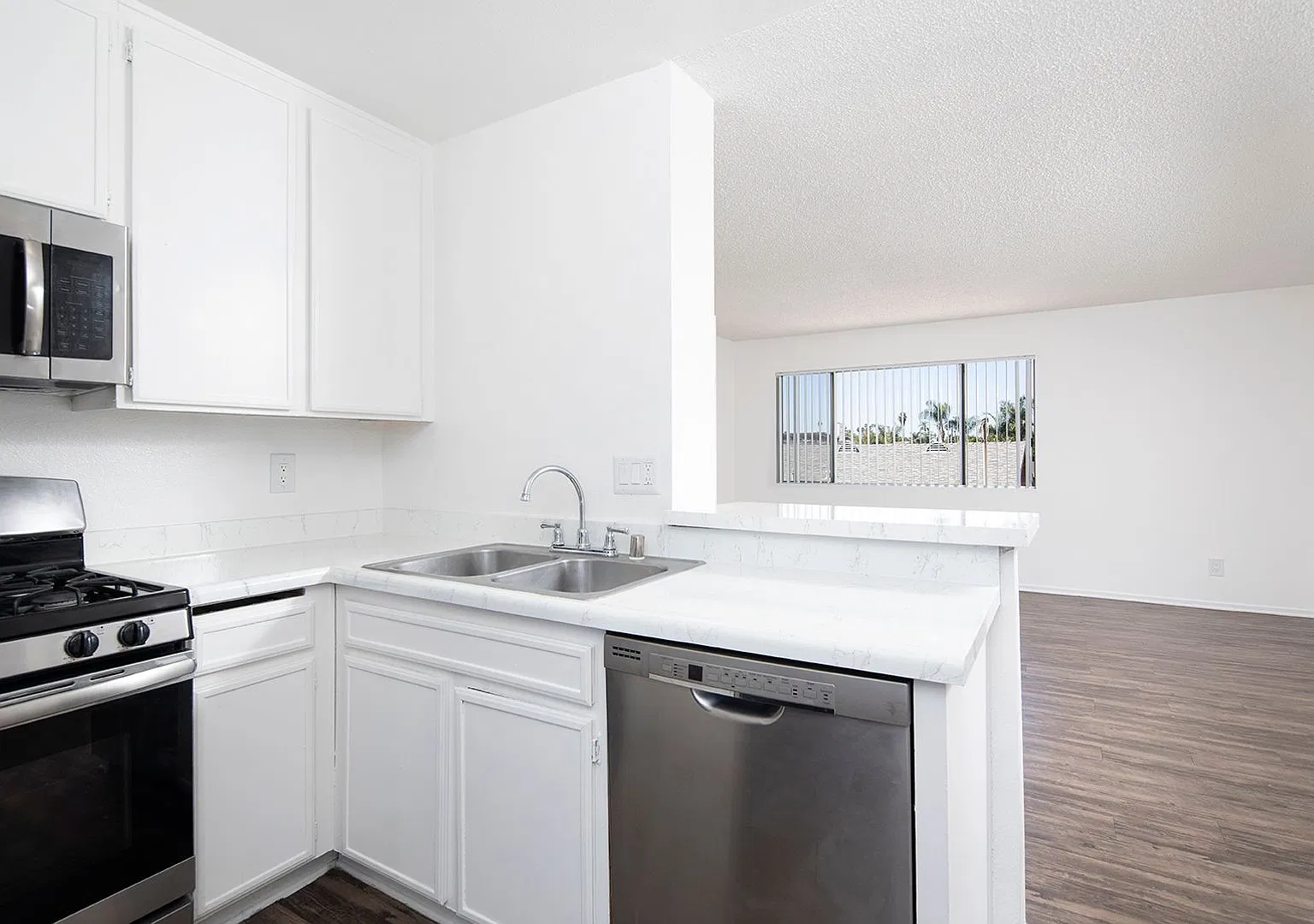 PR Talmadge Apartments — Photo 3