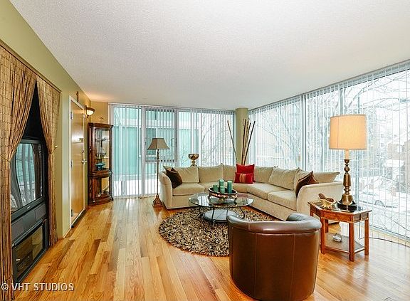 2nd image of 3120 S Indiana Ave Unit 202