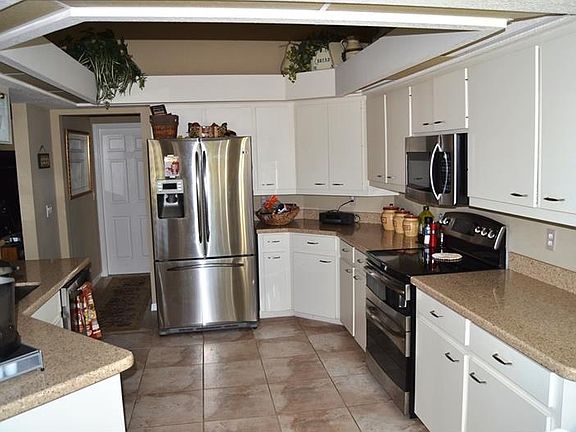 4th image of 6769 Greenview Ln