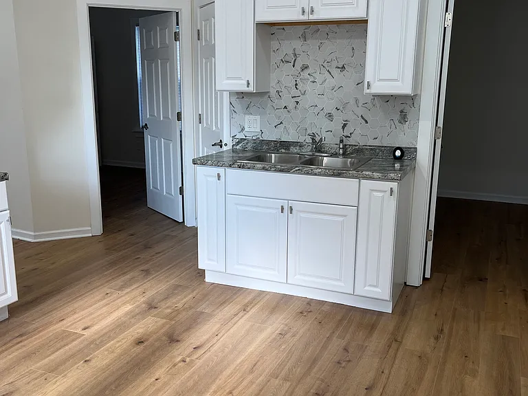 104 W Auer Ave — Photo 5