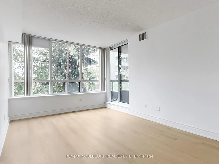 91 Townsgate Dr #312 — Photo 19